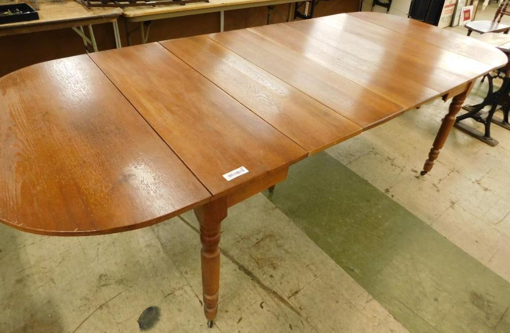 Vintage Dining Table with 4 10" Leaves - 30.5" x 102.5" x 40.5" (1 of 9)