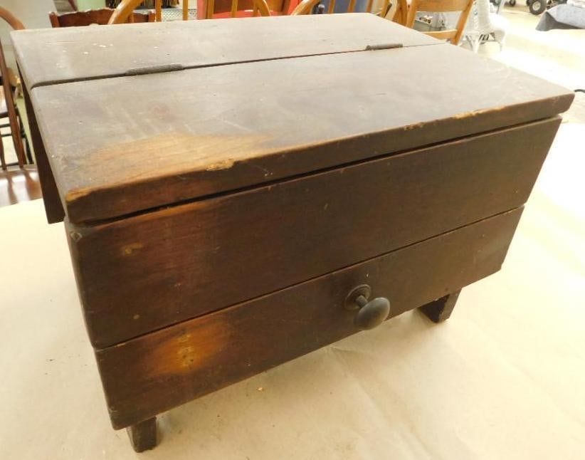 Vintage Shoe Shine Box with Contents - 10" x 14" x 10" (1 of 7)