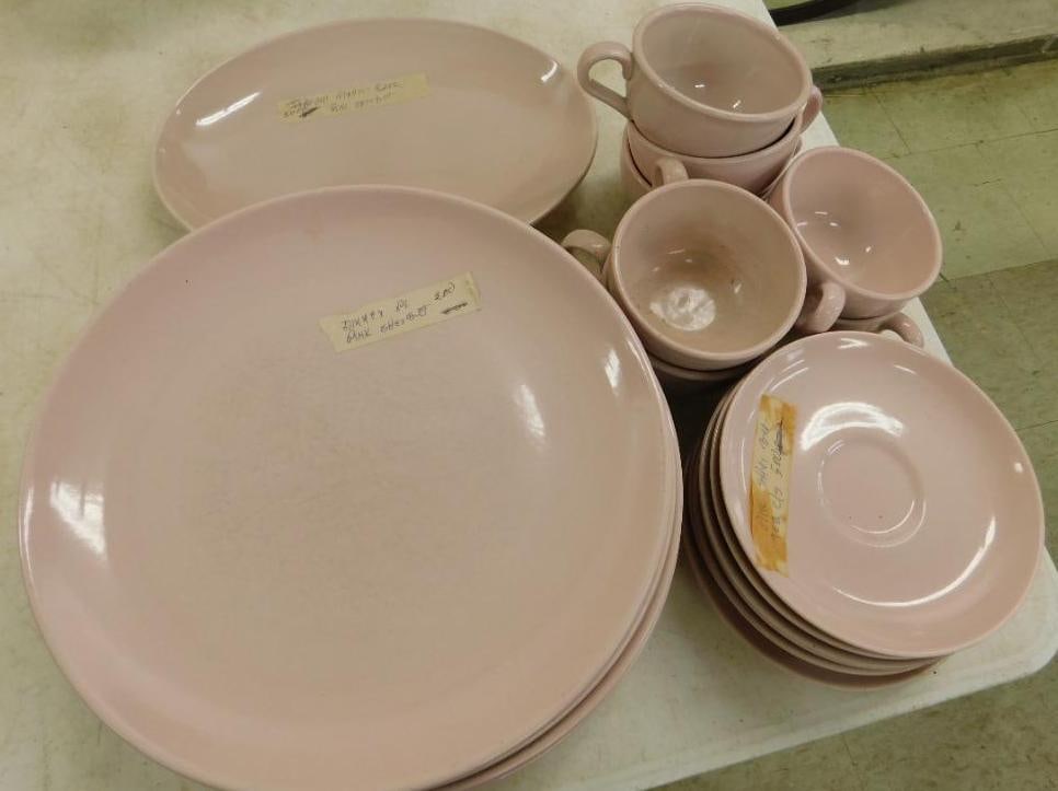 Russel Wright - Iroquois - MCM - 22 Piece Pink Sherbet Plateware Set (1 of 8)