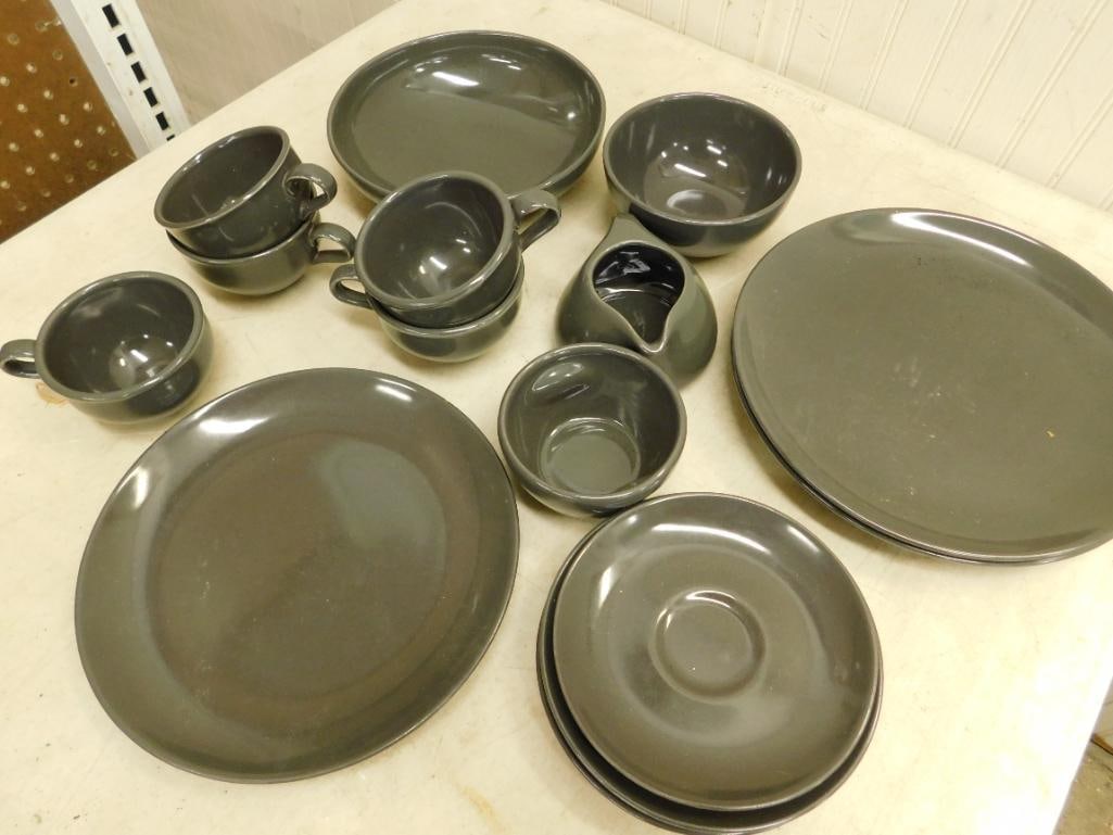 Russel Wright - Iroquois - MCM - 15 Slate Gray Plateware Set: See Photos For Details and Condition