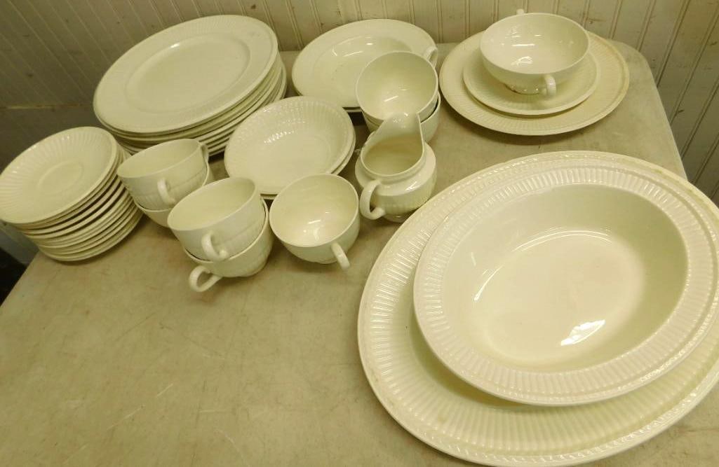 38 Piece Wedgwood - Edme Pattern - England: See Photos For Details and Condition