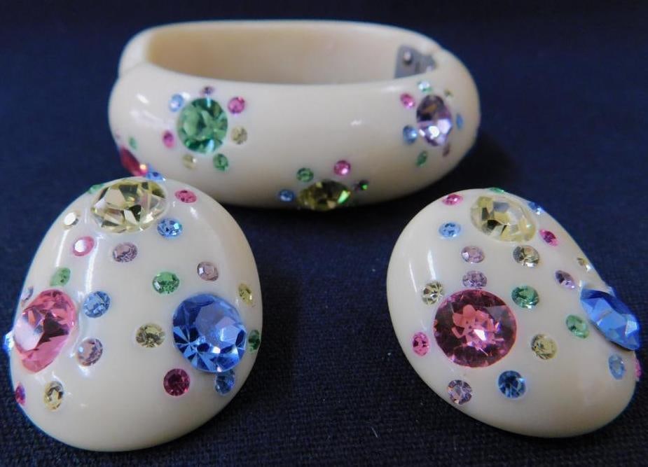 Vintage Costume Jewelry - Celluloid and Rhinestone Bracelet and Matching Earrings (1 of 10)