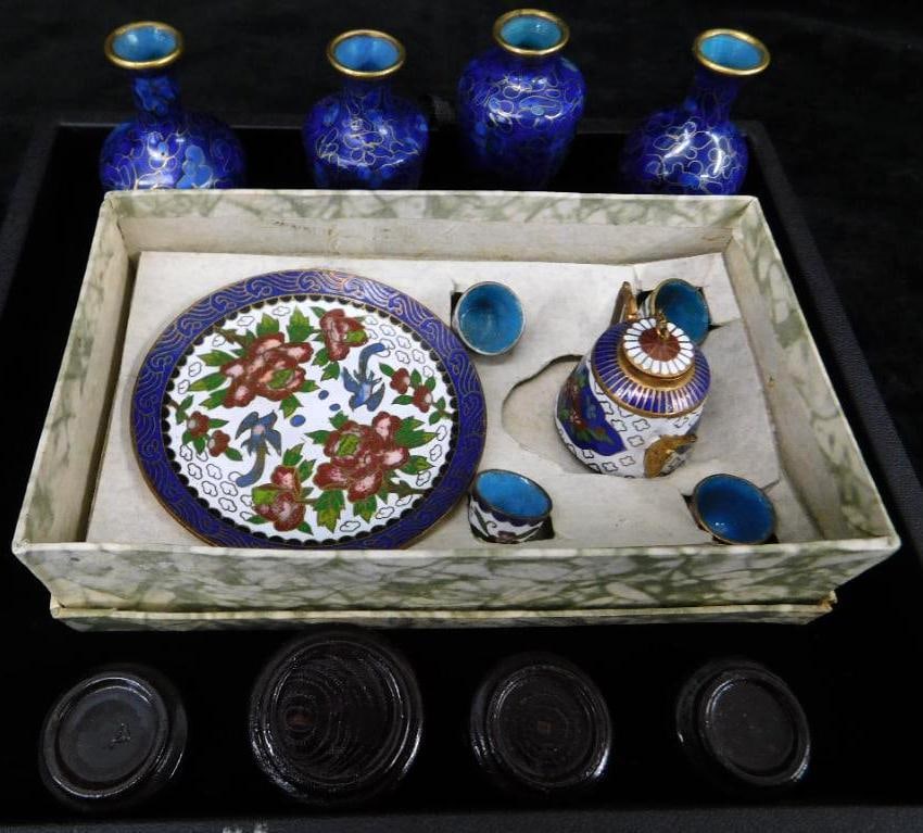 Tray Lot with 4 Mini Cloisonne Vase - Boxed Mini Cloisonne Dolls Tea Set (1 of 14)
