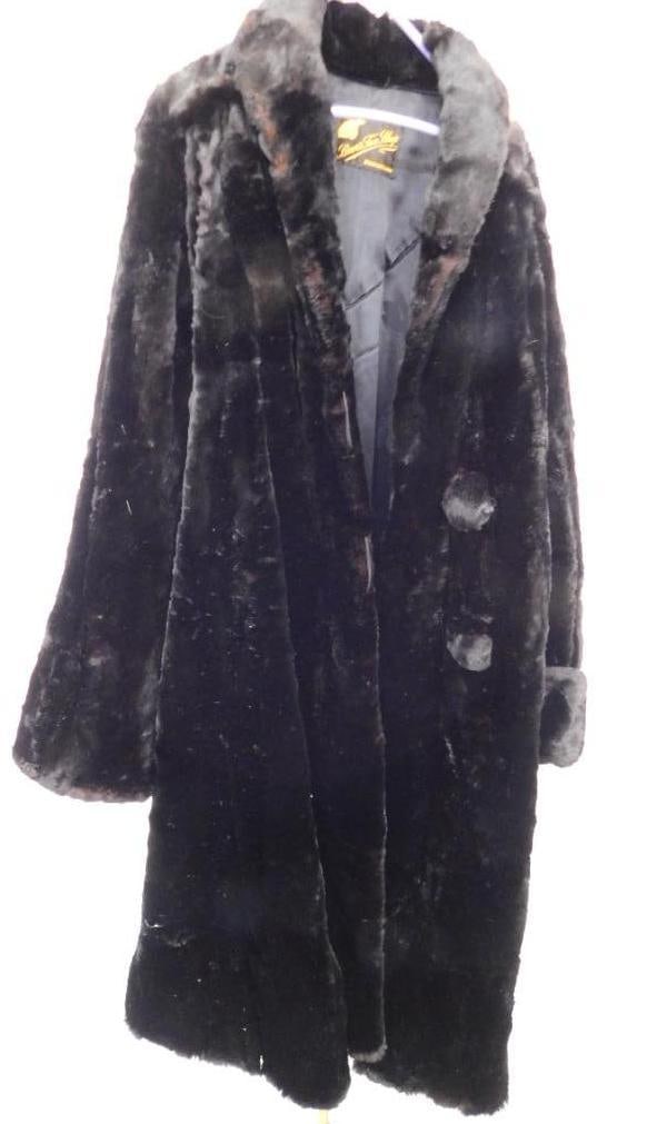 3/4 Length Real Fur Coat - Baer Fur Shop Brooklyn - Needs Repair on Shoulder (1 of 13)