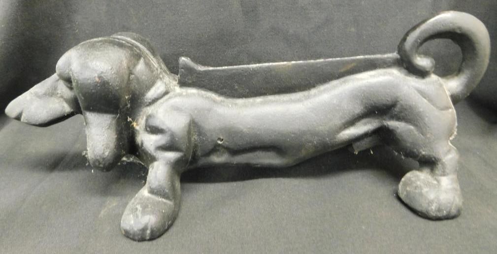 Vintage Dachshund Cast Iron Boot Scrape - 4.5" x 12.5" x 4.5" (1 of 8)