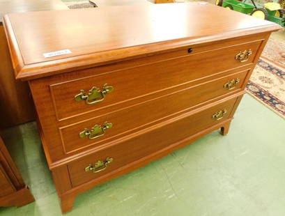 Lane Cedar Blanket Chest with Bottom Drawer - 30" x 45" x 19": See Photos For Condition and Details