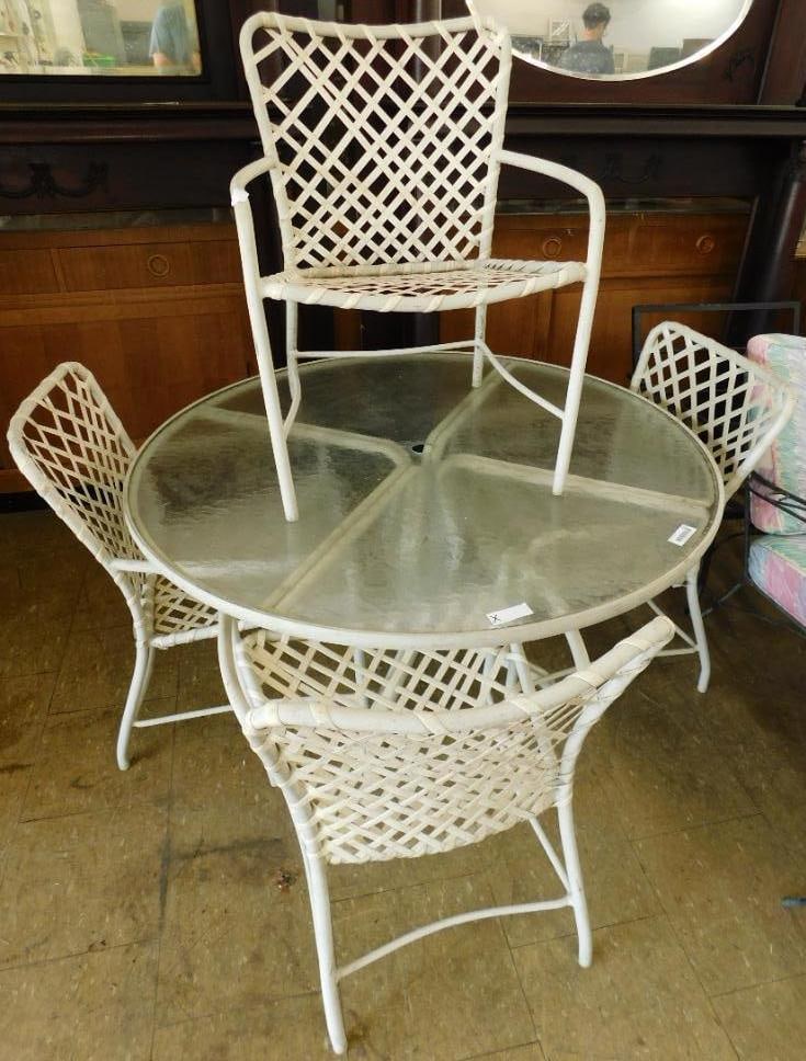 Brown and Jordan - 5 Piece Patio Set - Glass Top Table - 4 Chairs - Table 25.25" x 47" (1 of 10)