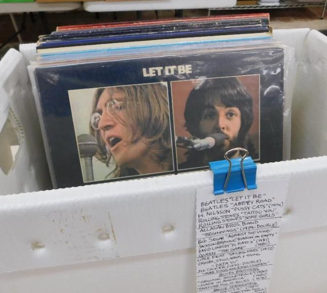 Box Lot with 24 LP Albums - 33 1/3 - Beatles - Rolling Stones and More (1 of 20)