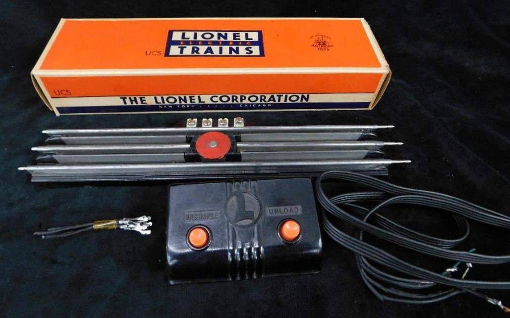Lionel Model Trains - 0 Gauge - UCS Remote Control Track Set - Original Box (1 of 8)