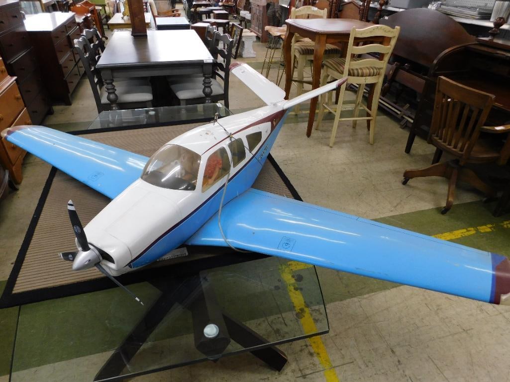 Large Scale Static Model Airplane - Beechcraft - 16" x 84" x 63" (1 of 12)