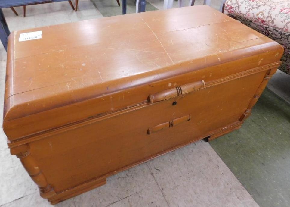 Cedar Lined Blanket Chest - No Key - 19" x 35" x 16": See Photos for Details and Condition