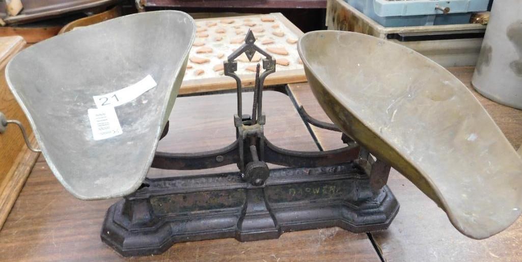 Balance Scale - 10" x 19" x 11" (1 of 11)