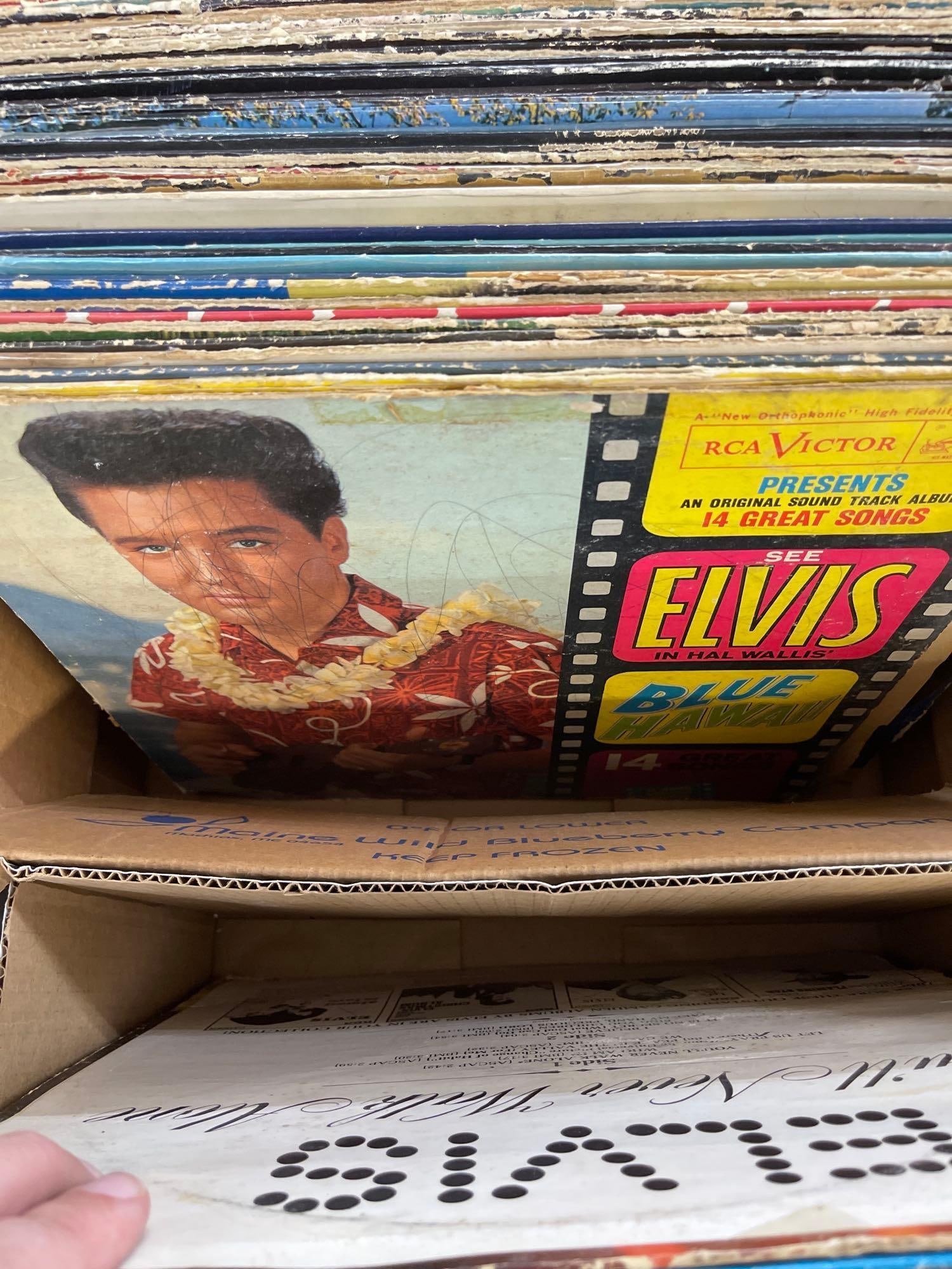 ELVIS ALBUMS LOT: CONDITION OF THESE ITEMS IS UNKNOWN AND VINYL HAS NOT BEEN CHECKED. PLEASE COME INSPECT BEFORE BIDDING OR ACCEPT ITEM AS IS