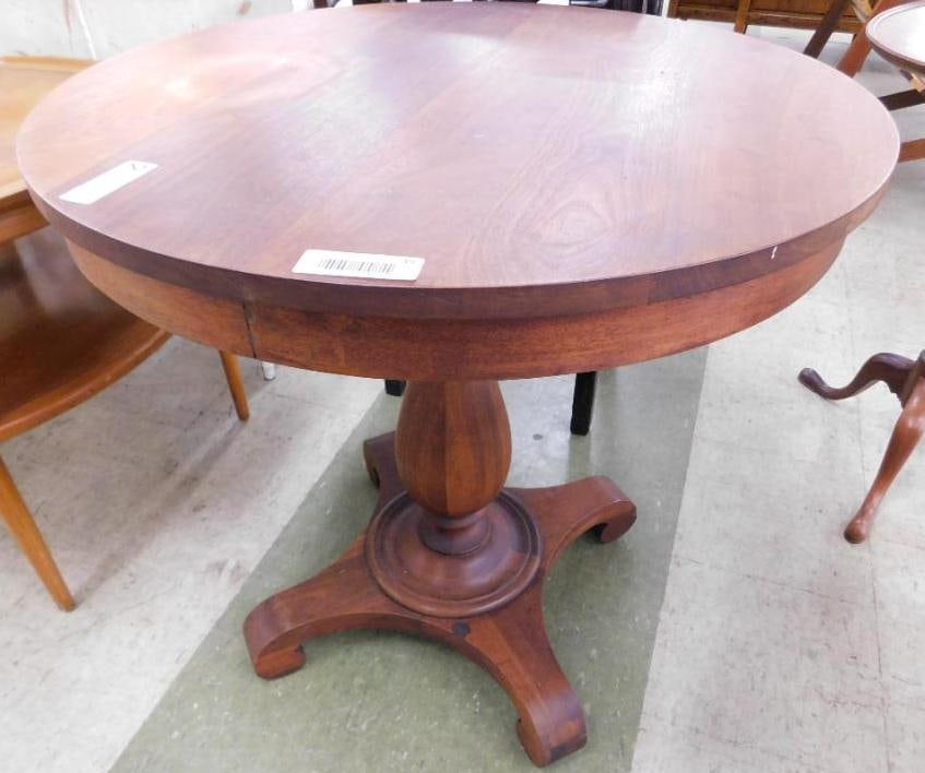 Oak Round Occasional Table - 28.5" x 28": See Photos For Condition and Details