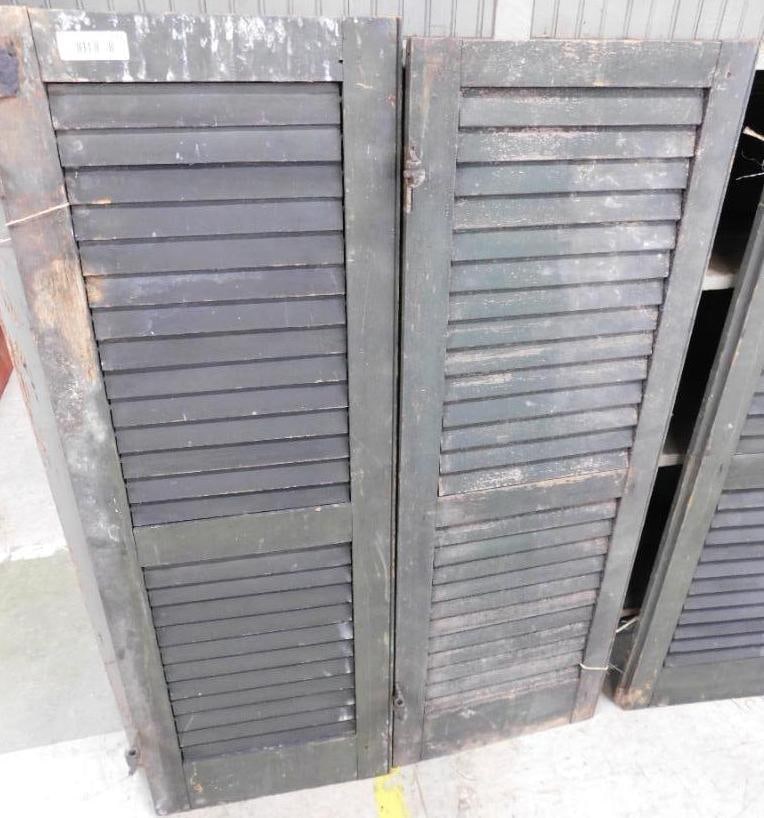 Pair of Green Painted Louvered Shutters - 51.25" x 17.5": See Photos For Condition and Details
