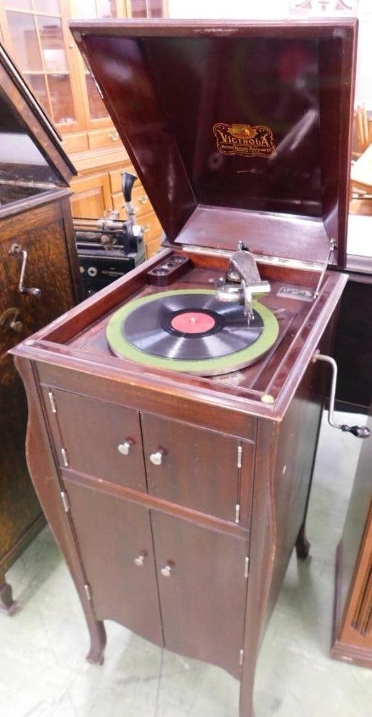 Victor Talking Machine Co. - Floor Model Victrola - VV-X - Plays Good (1 of 9)