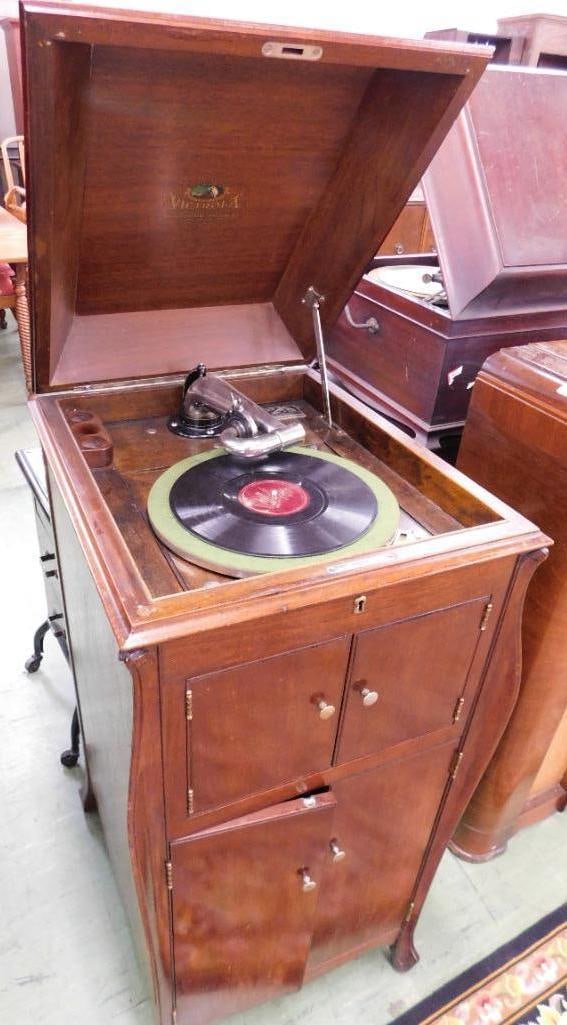 Victor Talking Machine Co. - Floor Model Victrola - VV-XI - Plays Good (1 of 12)