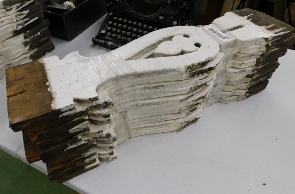 10 Painted Railing Slats 20" Long: See Photos For Condition and Details