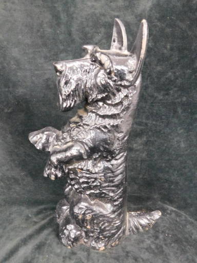 Virginia Metalcrafters Cast Iron Hound Dog Door Stop