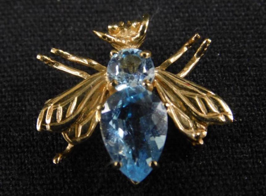 14K Yellow Gold - Queen Bee Brooch - Blue Topaz - 2.55 Grams TW: See Photos For Condition and Details