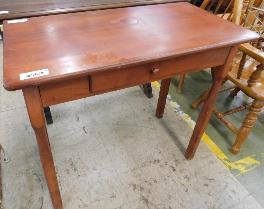 1 Drawer maple desk - 31" x 33" x 17" (1 of 8)