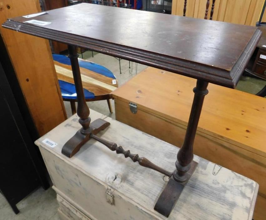 End Table - 20" x 22.5" x 12": See Photos For Condition and Details