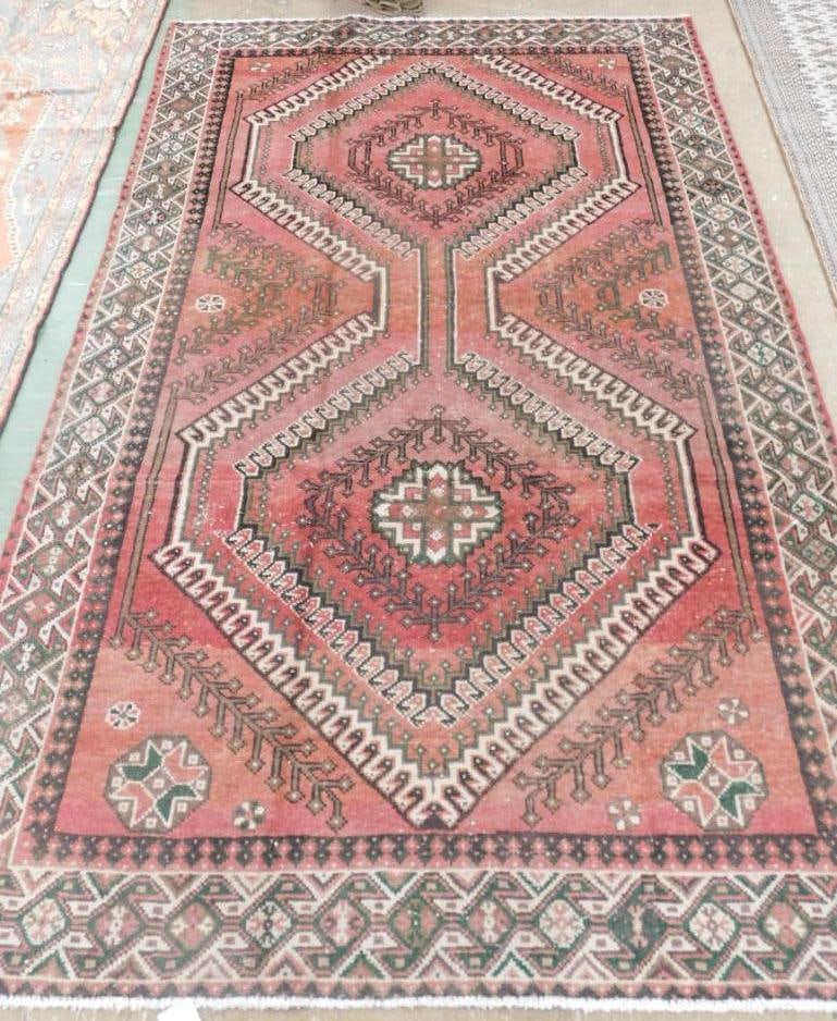 Shiraz Rug - 5'2" x 8'9": See Photos For Condition and Details
