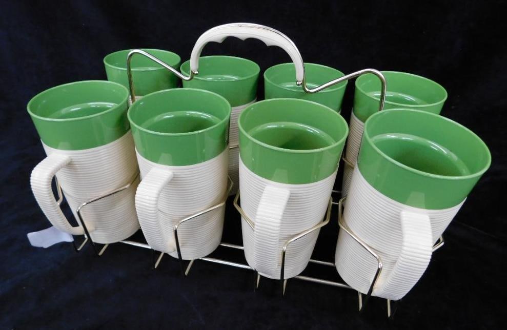 Mid Century Set of 8 Raffiaware Insulated Mugs by Thermo-Temp with Carrier (1 of 7)