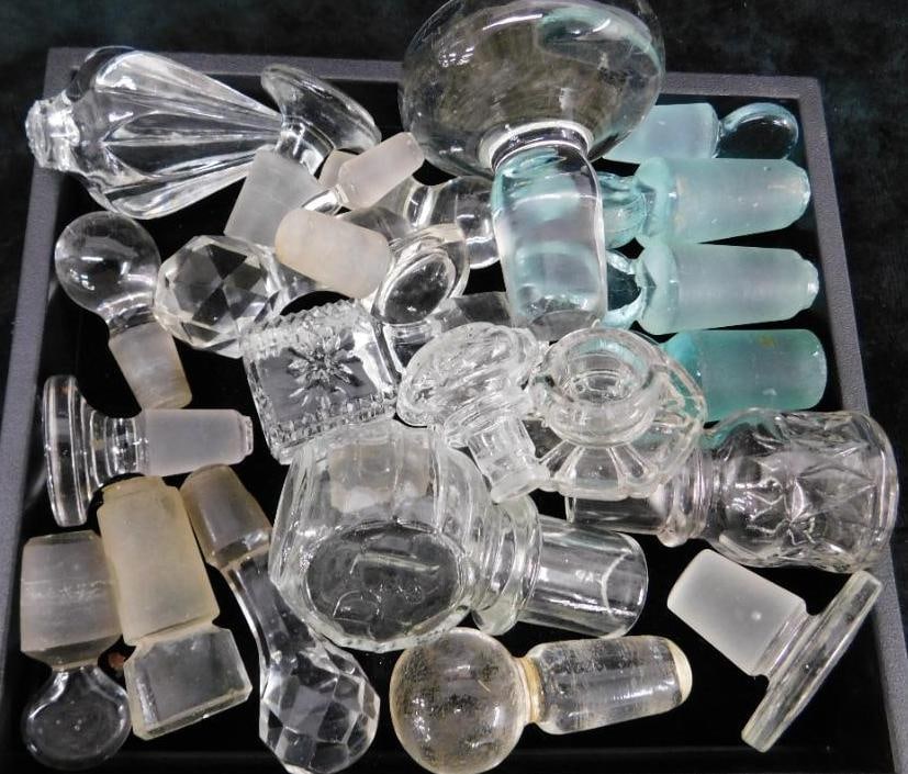 Tray Lot of Vintage Glass and Crystal Stoppers: See Photos For Condition and Details