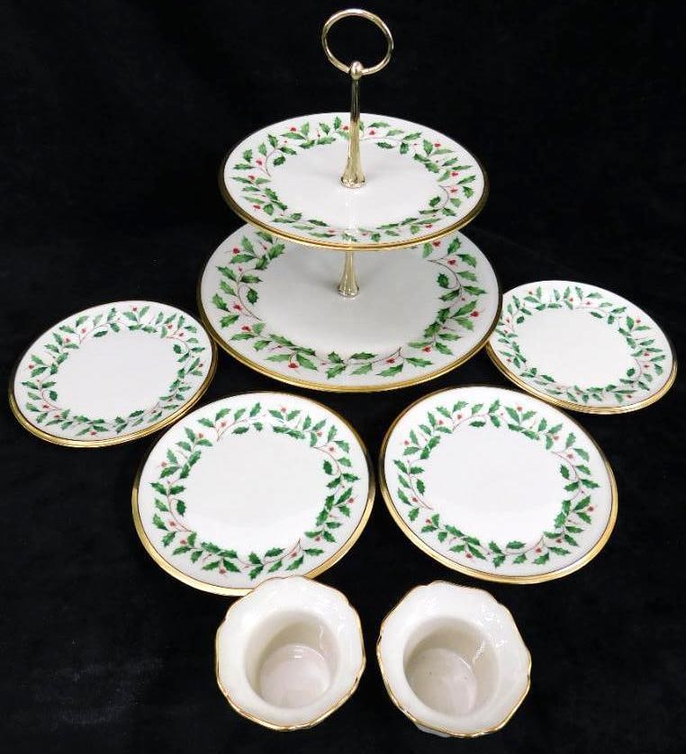 7 Piece Lenox "Holiday" Pattern China - 2 Candle Holders - 1 2-Tiered Server - 4-6 3/8" Plates (1 of 10)