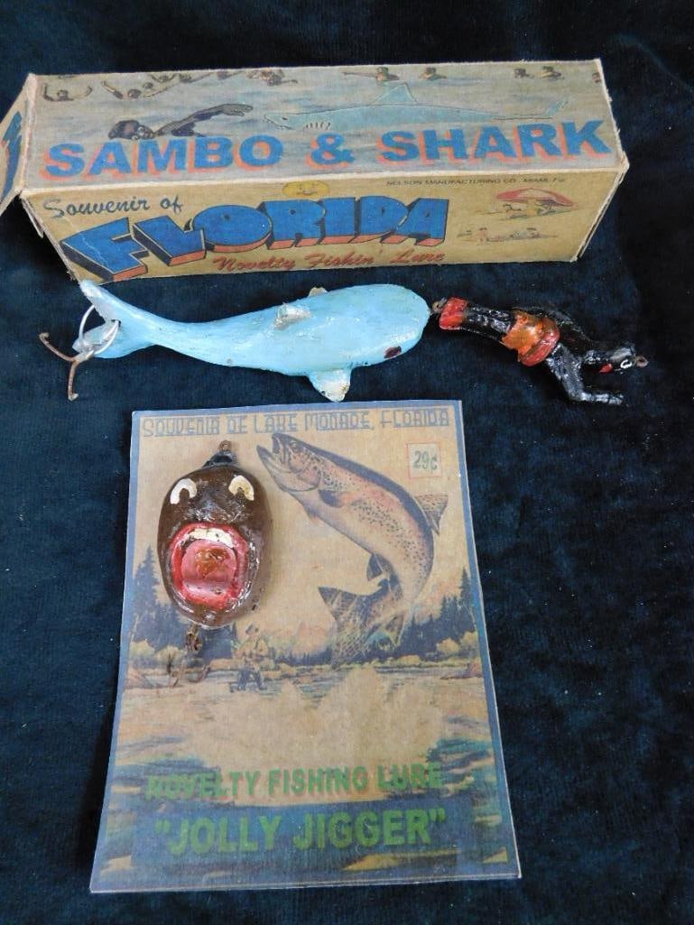 Pair of Vintage Black Americana Fishing Lures - Souvenirs: See Photos For Condition and Details