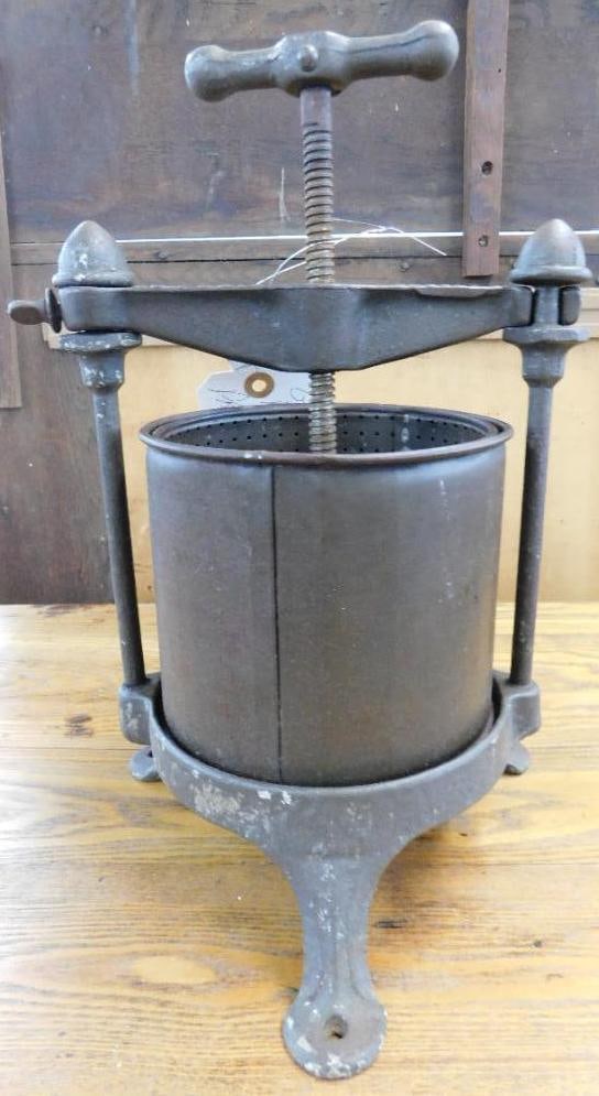 Griswold Press - No. 1 2-Quarts - 12" x 9" (1 of 9)