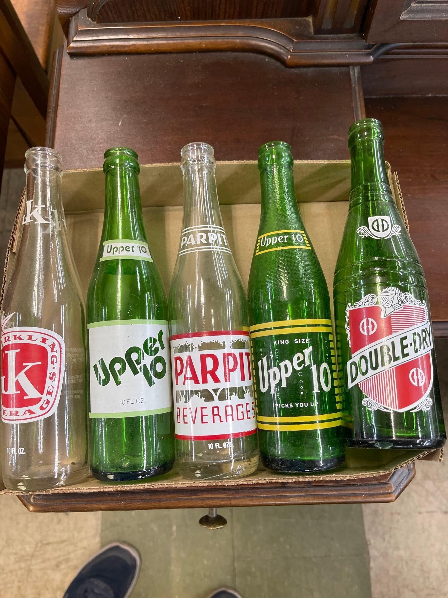 5 Pop Bottles: 5 Pop Bottles 