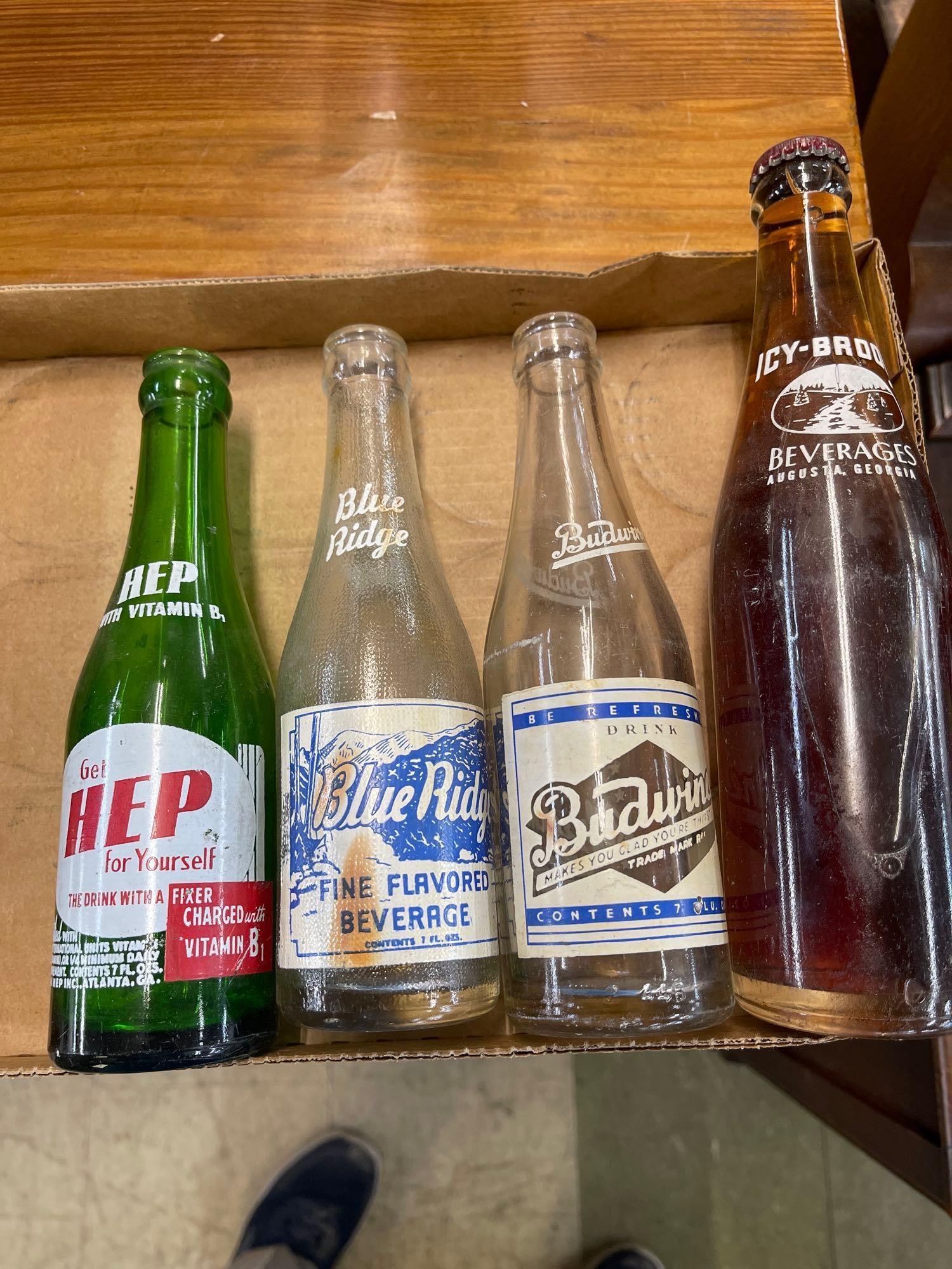 4 Pop Bottles: 4 Pop Bottles 