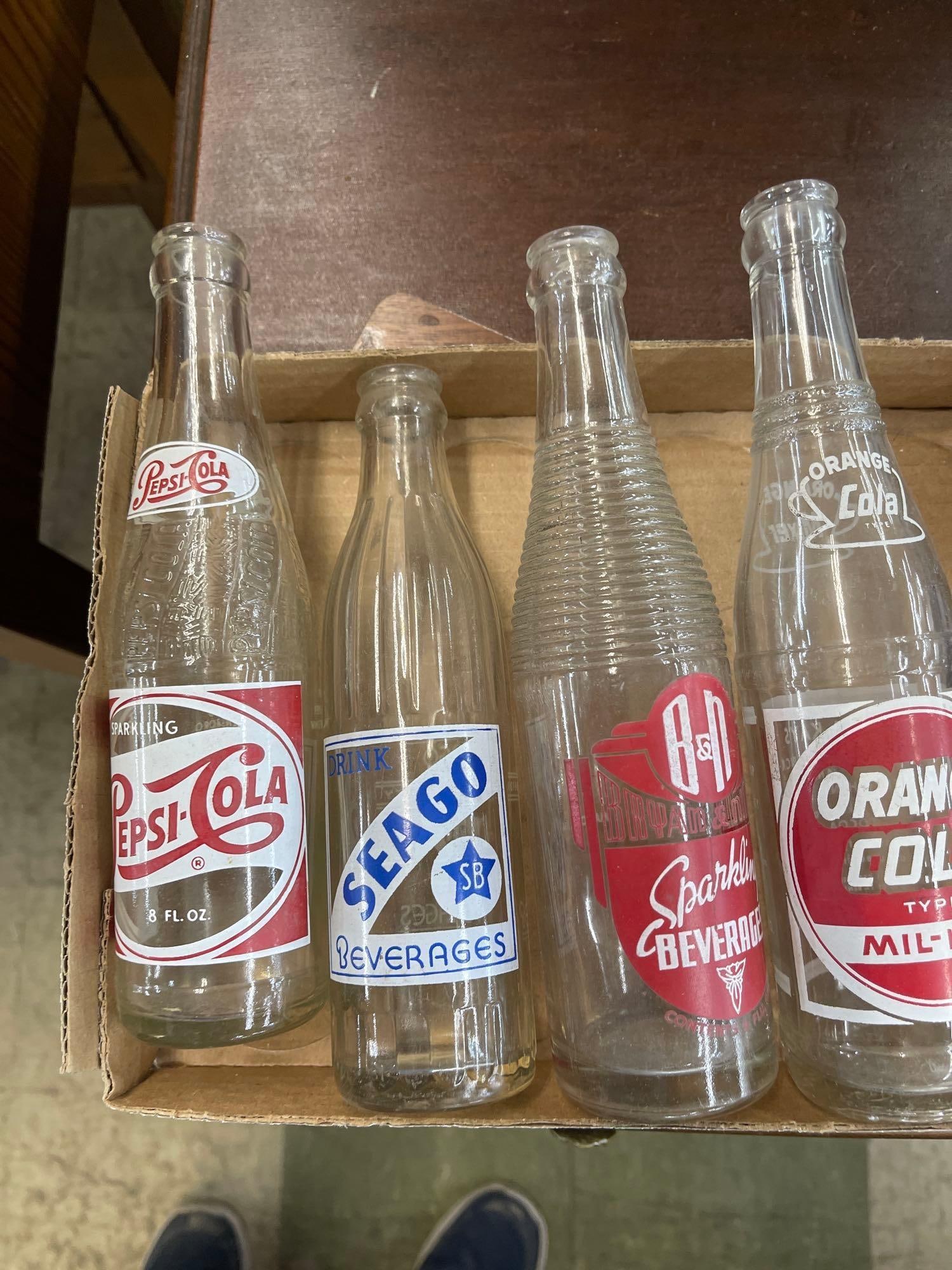 4 Pop Bottles: 4 Pop Bottles 