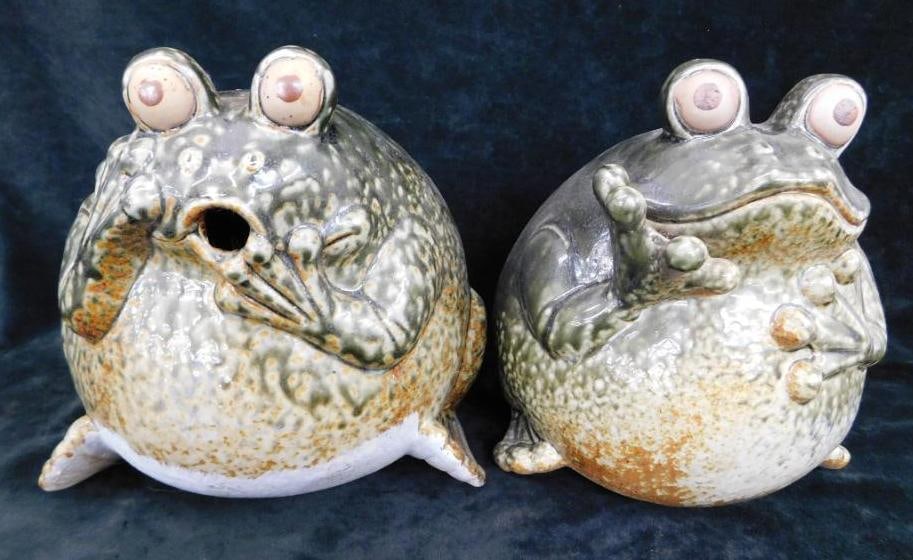Pair of Ceramic Frogs - Garden / Porch Decor - Each 8.5" x 8" x 8" (1 of 8)