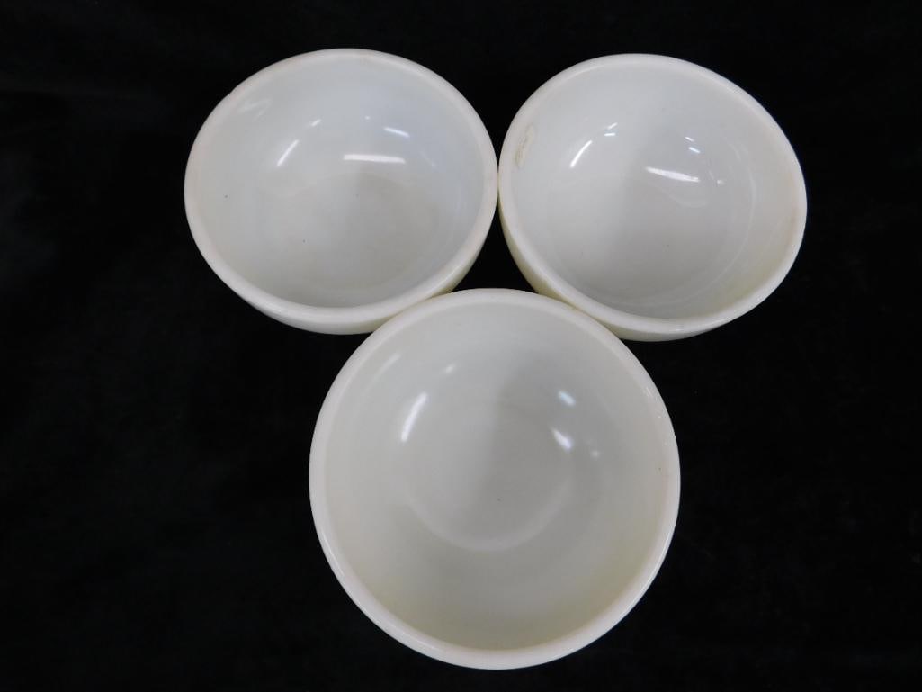 Box Lot of Vintage Glass - Corning - Pyrex - Refrigerator Dish - Extra Lid - Glass - 3