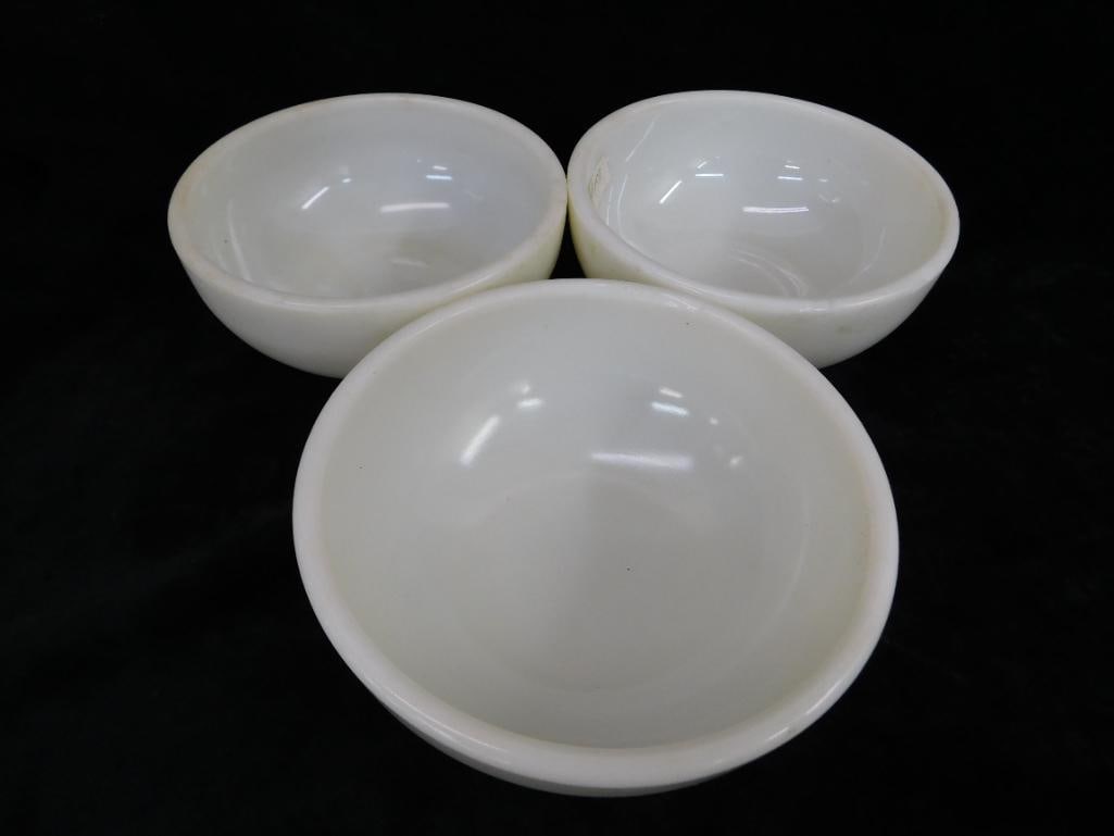 Box Lot of Vintage Glass - Corning - Pyrex - Refrigerator Dish - Extra Lid - Glass - 5