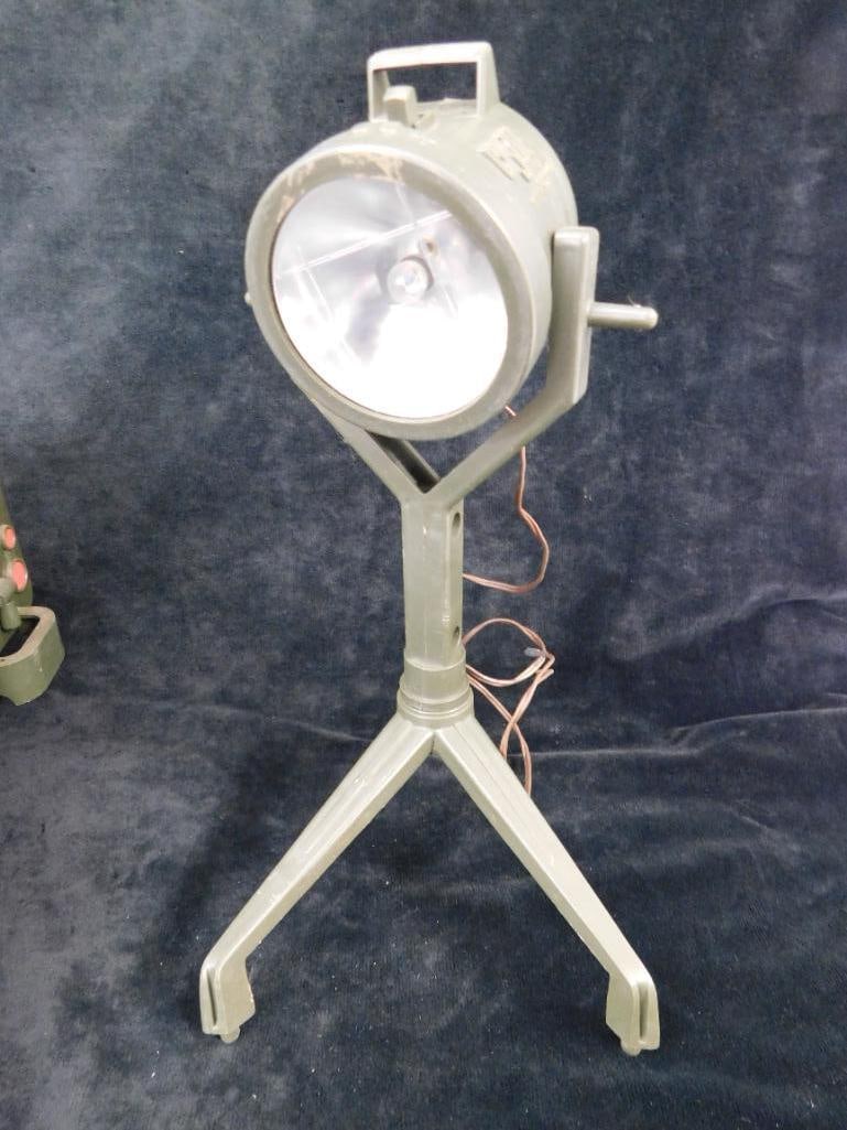 Vintage G.I Joe Jeep - Trailer - Spot Light and Accessories - 10