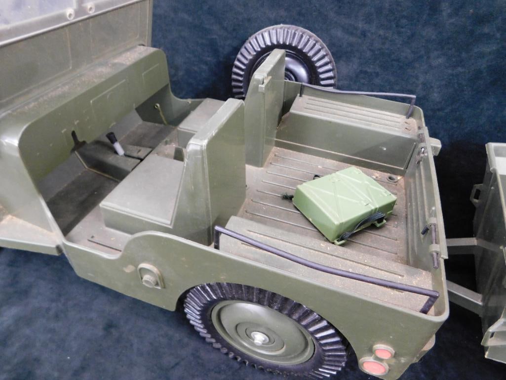 Vintage G.I Joe Jeep - Trailer - Spot Light and Accessories - 5