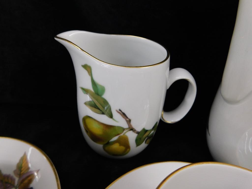21 Piece Set of Royal Worcester - "Evesham" Pattern - 3