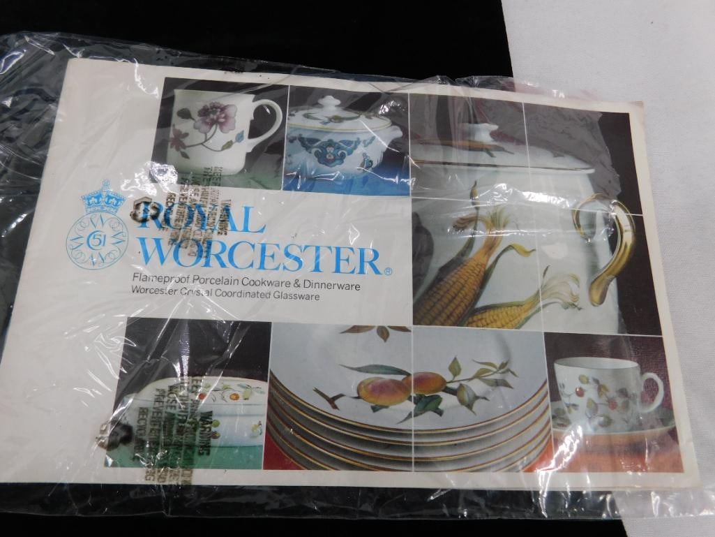 21 Piece Set of Royal Worcester - "Evesham" Pattern - 9