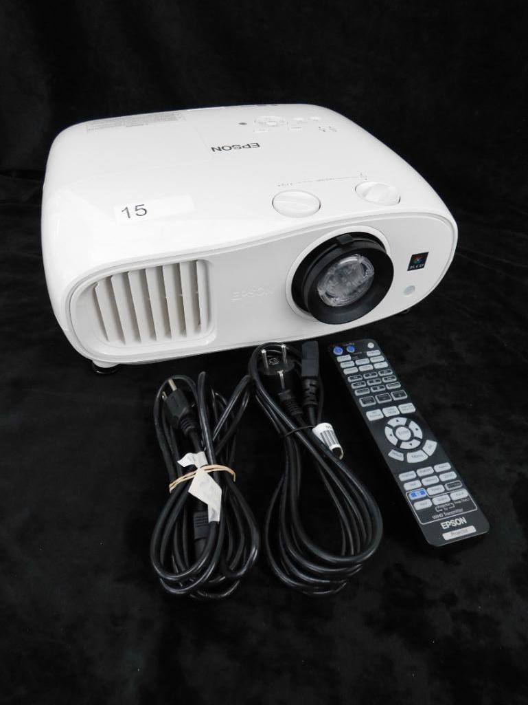 Epson Powerlite Home projector 3000 with Accessories - 12