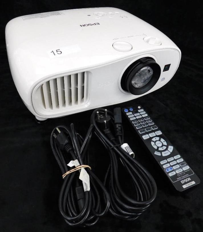 Epson Powerlite Home Camera 3000 with Accessories (1 of 12)