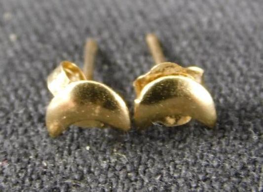 14K Yellow Gold - Pierced Earrings - Crescent Moon - .21 Grams: See Photos For Condition and Details 