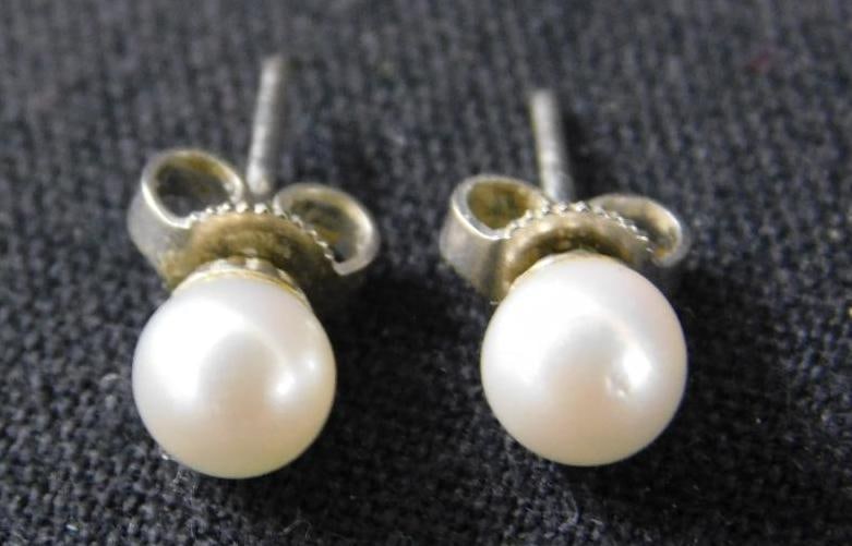 14K White Gold - Pierced Earrings - Post Pearl - 1.19 Grams TW (1 of 5)