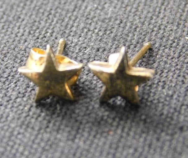 14K Yellow Gold - Pierced Earrings - Post Stars - .63 Grams (1 of 5)