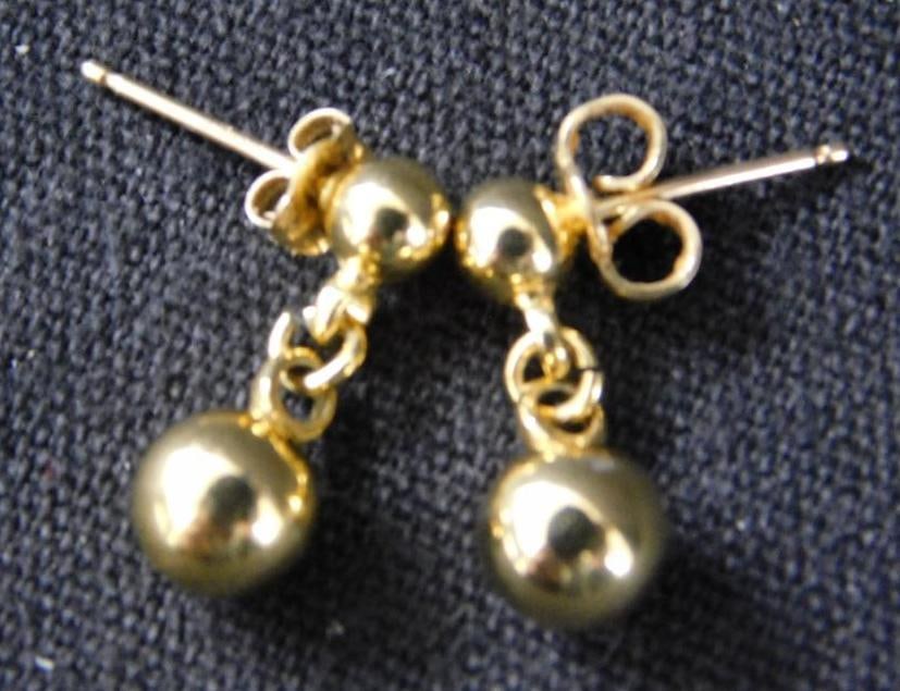 14K Yellow Gold - Single Earrings - Dangle Balls - 2.86 Grams: See Photos For Condition and Details