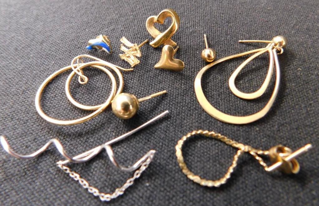 14K Yellow Gold - Single Earrings - 3.67 Grams TW: See Photos For Condition and Details