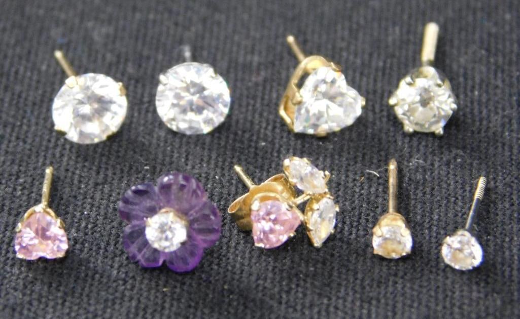 14K Yellow Gold - Single Earrings - 2.97 Grams TW: See Photos For Condition and Details